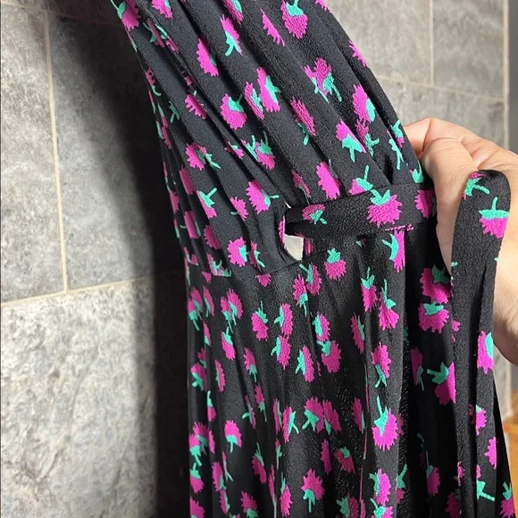 💥HP💥Diane von Furstenberg “Goldie” Wrap Dress – US 2 – Swirling Berries - Picture 7 of 8